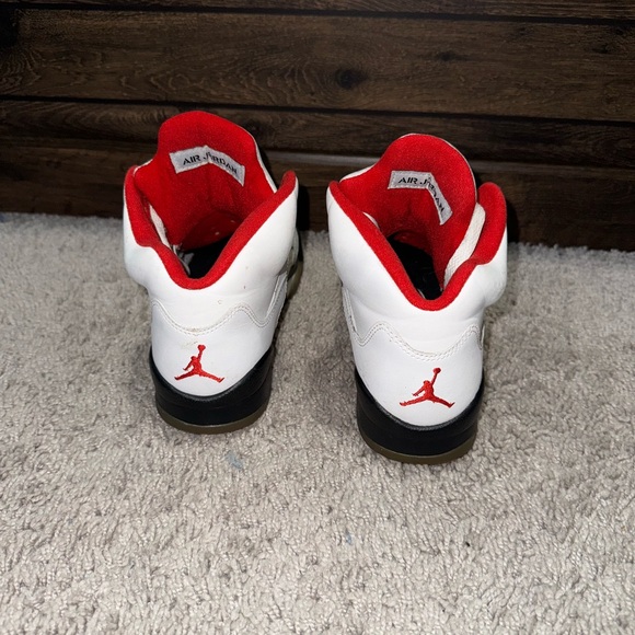 Air Jordan 5 - Picture 3 of 6